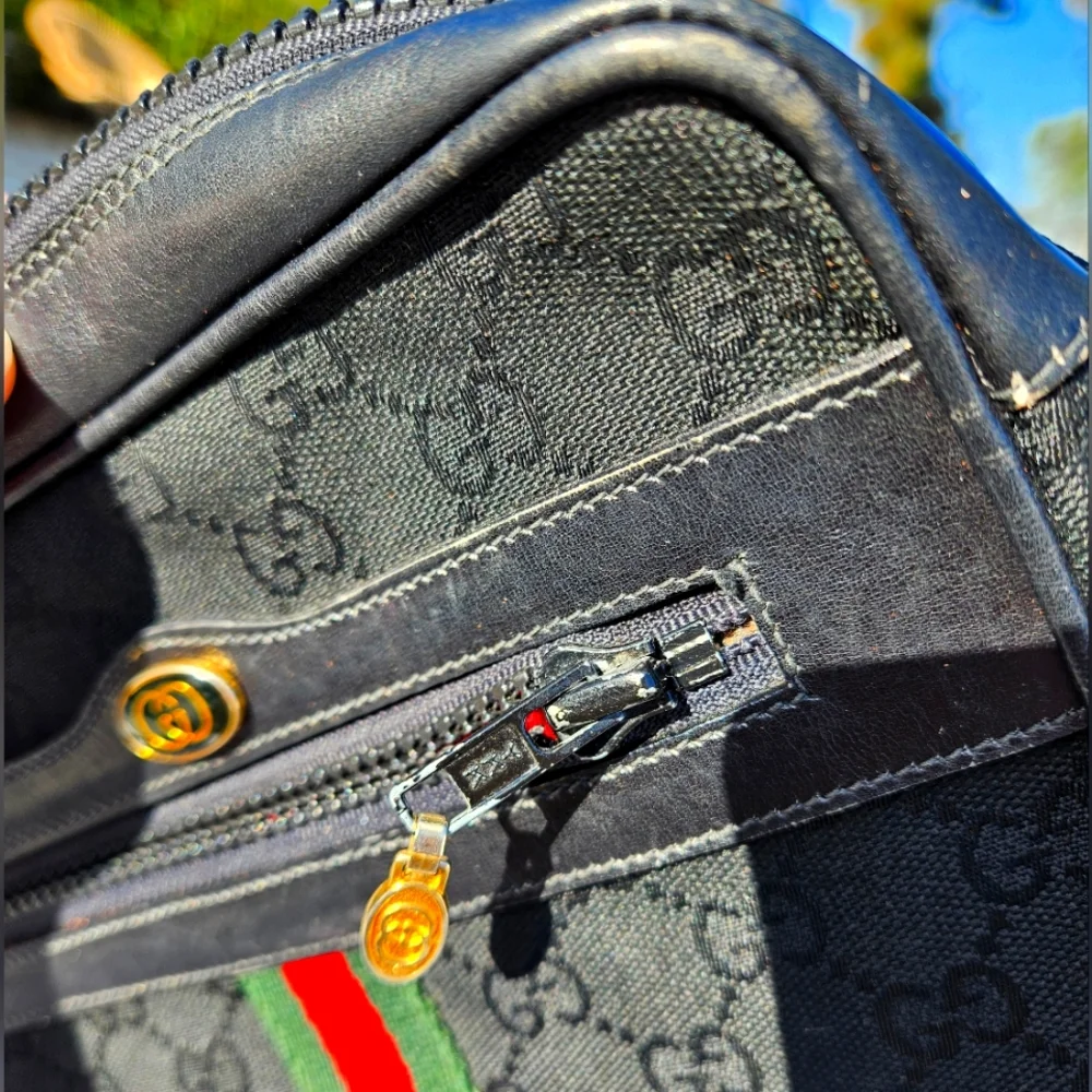 Gucci Vintage Accessory Collection Black GG Monogram Sherry Stripe Crossbody Bag - Picture 11 of 15